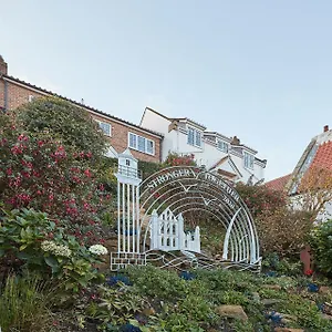 https://paradise-view-whitby.yorkshirehotels.net